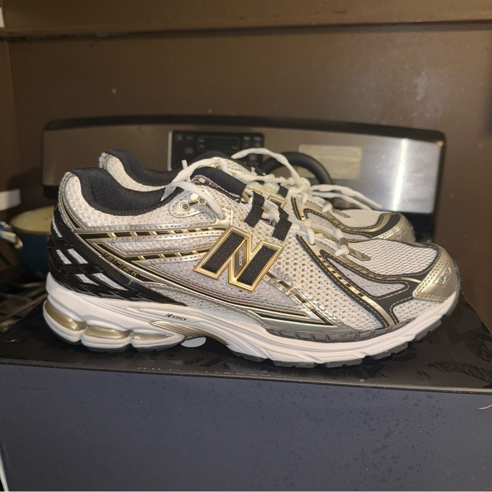 New Balance 1906R